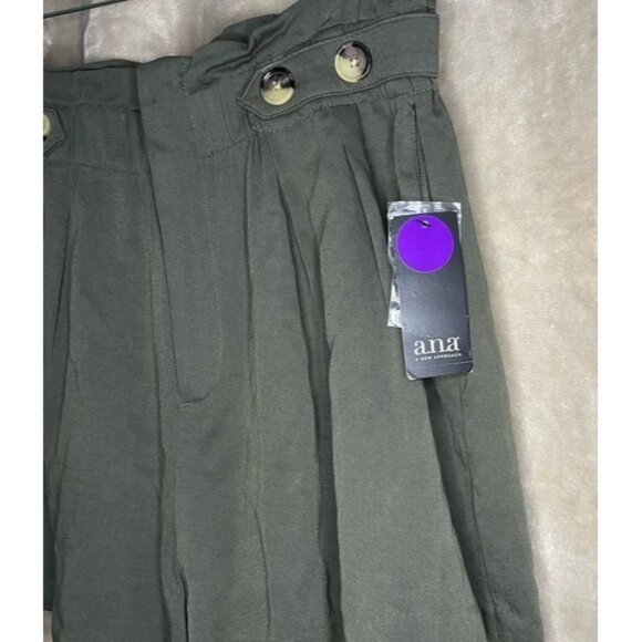 a.n.a New Approach Wear High Waisted Oregano Pleated Shorts Decorative Buttons - Picture 4 of 11